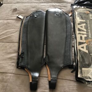 NWT Ariat Crowne Pro half chaps